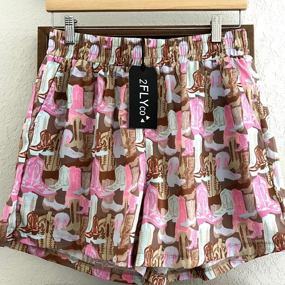 Two 2 Fly Cowboy Boot Print Shorts Pink Brown Tan Pull On Elastic Waist NWT M - Picture 3 of 9